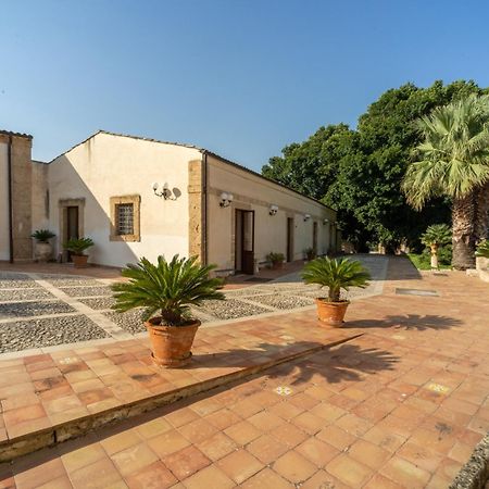 Hotel Villa Favorita Noto Zimmer foto